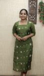 Mul Chanderi Side Slit Kurti (Gram Green)